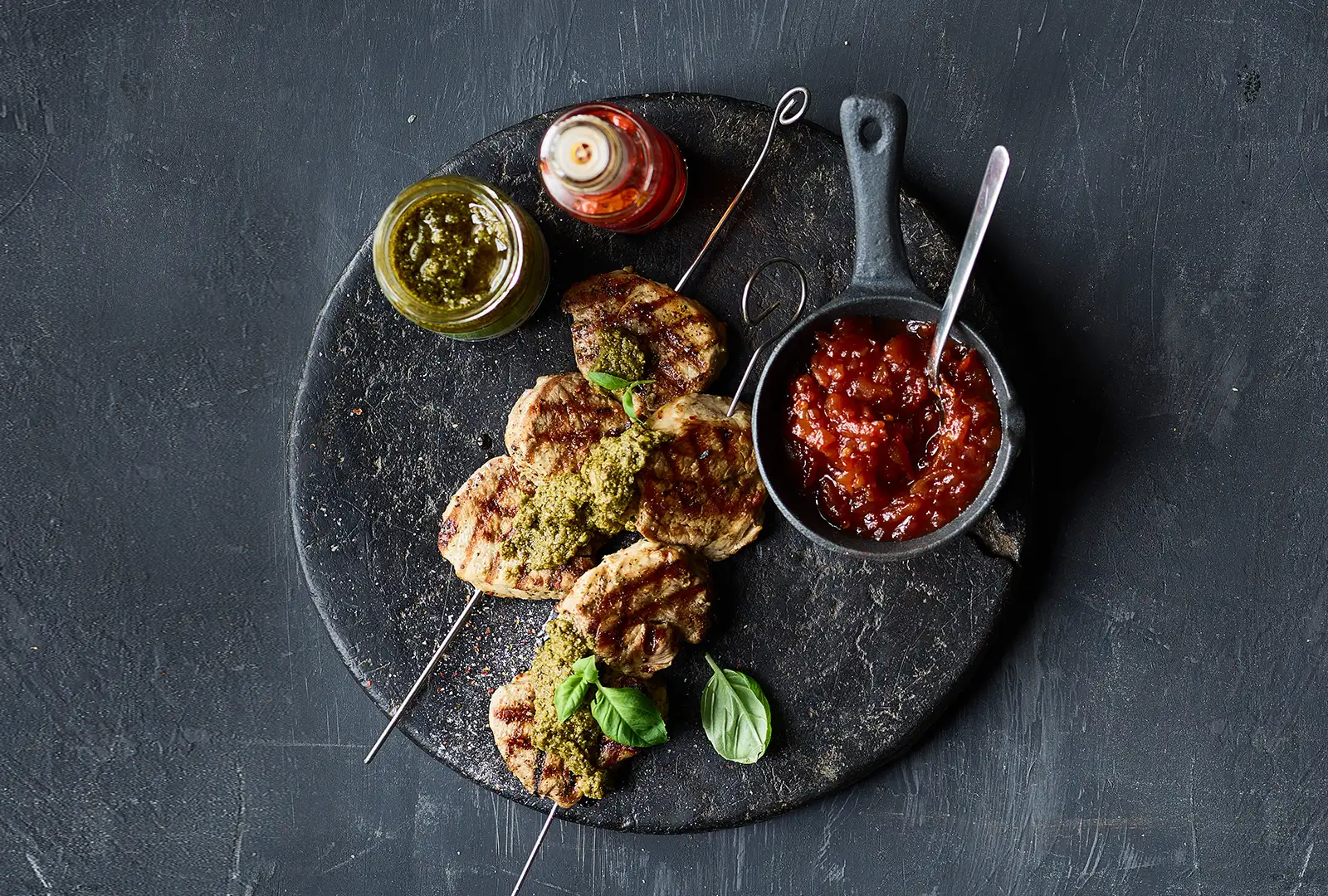 Grillede svinemørbradbøffer med Tomat Chutney