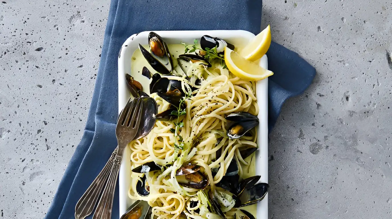 Linguine Cozze med Blåmuslinger, porre og fennikel