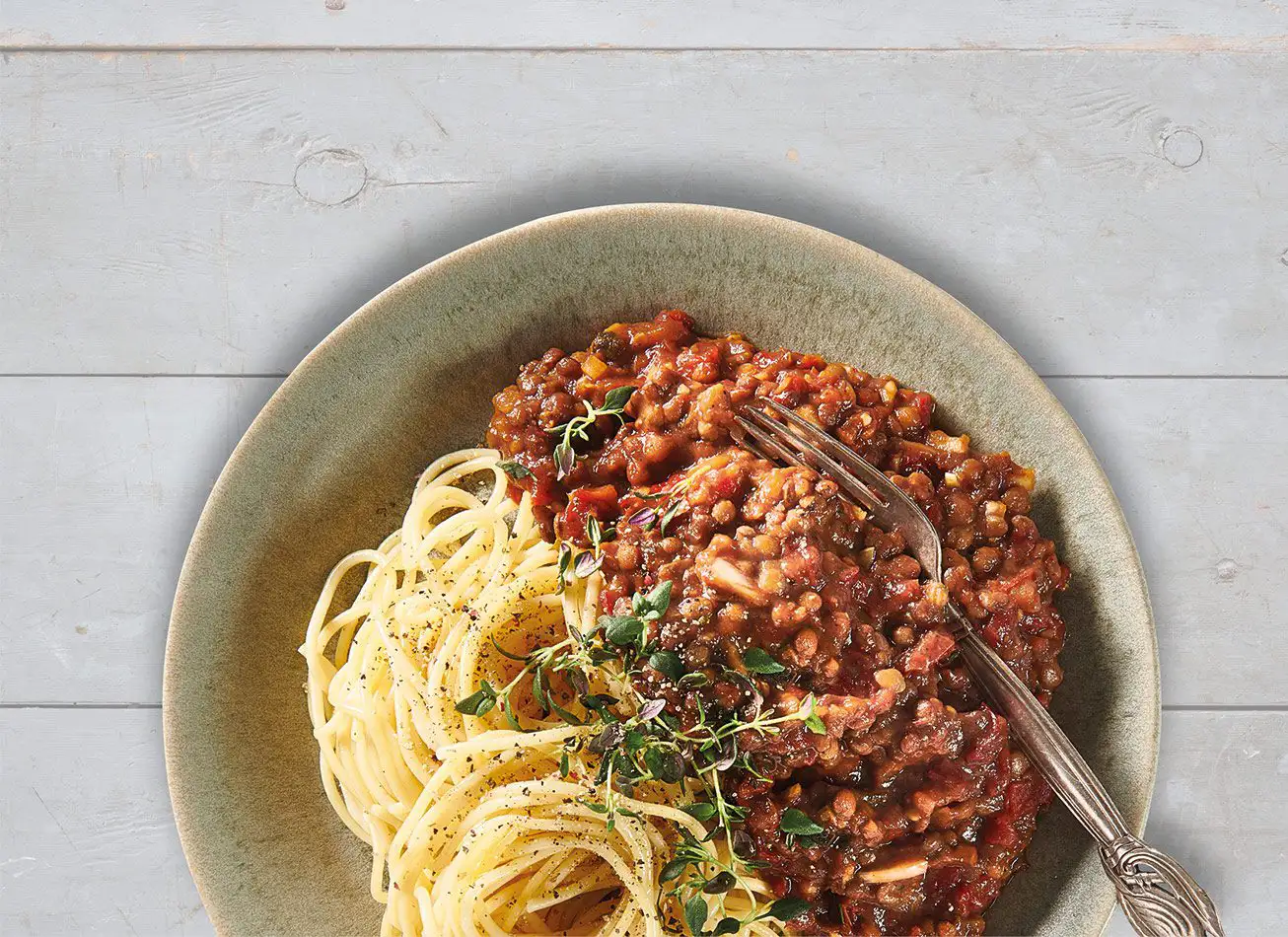 Økologisk Linse­bolognese med spaghetti