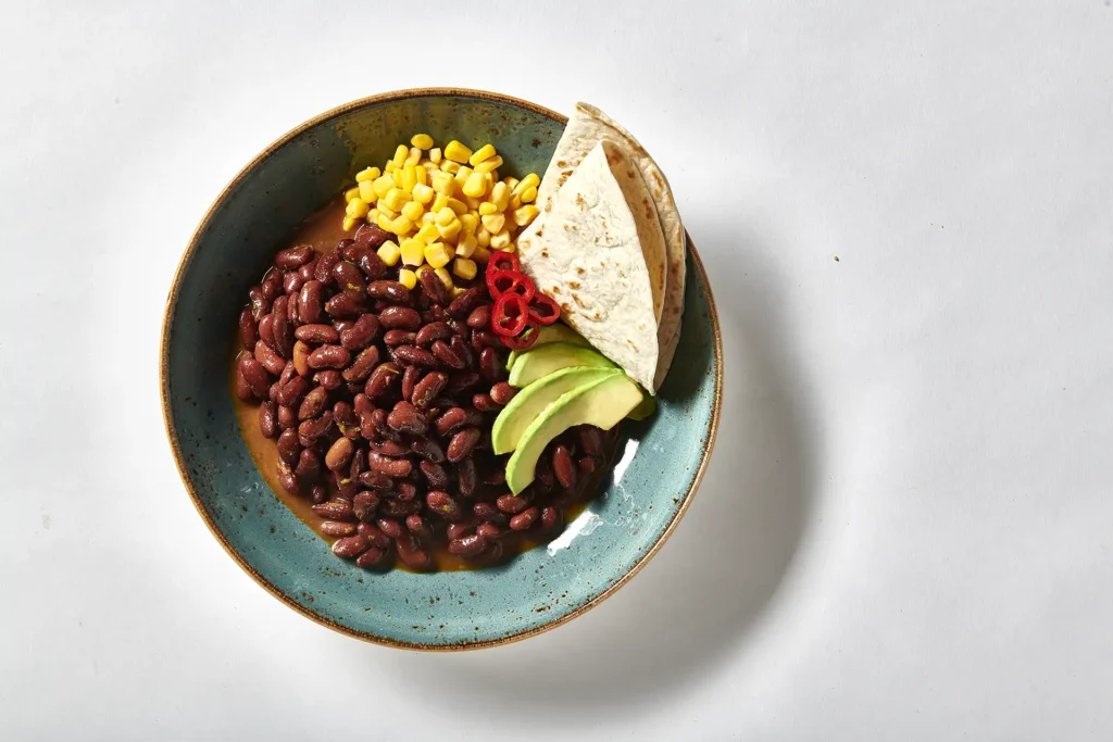 Taco Beans med majs, avocado og tortillas